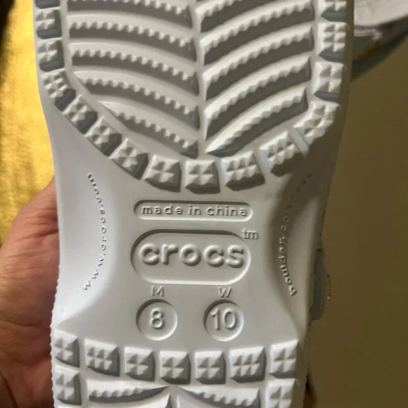 Love Shack Fancy Crocs - Picture 13 of 16